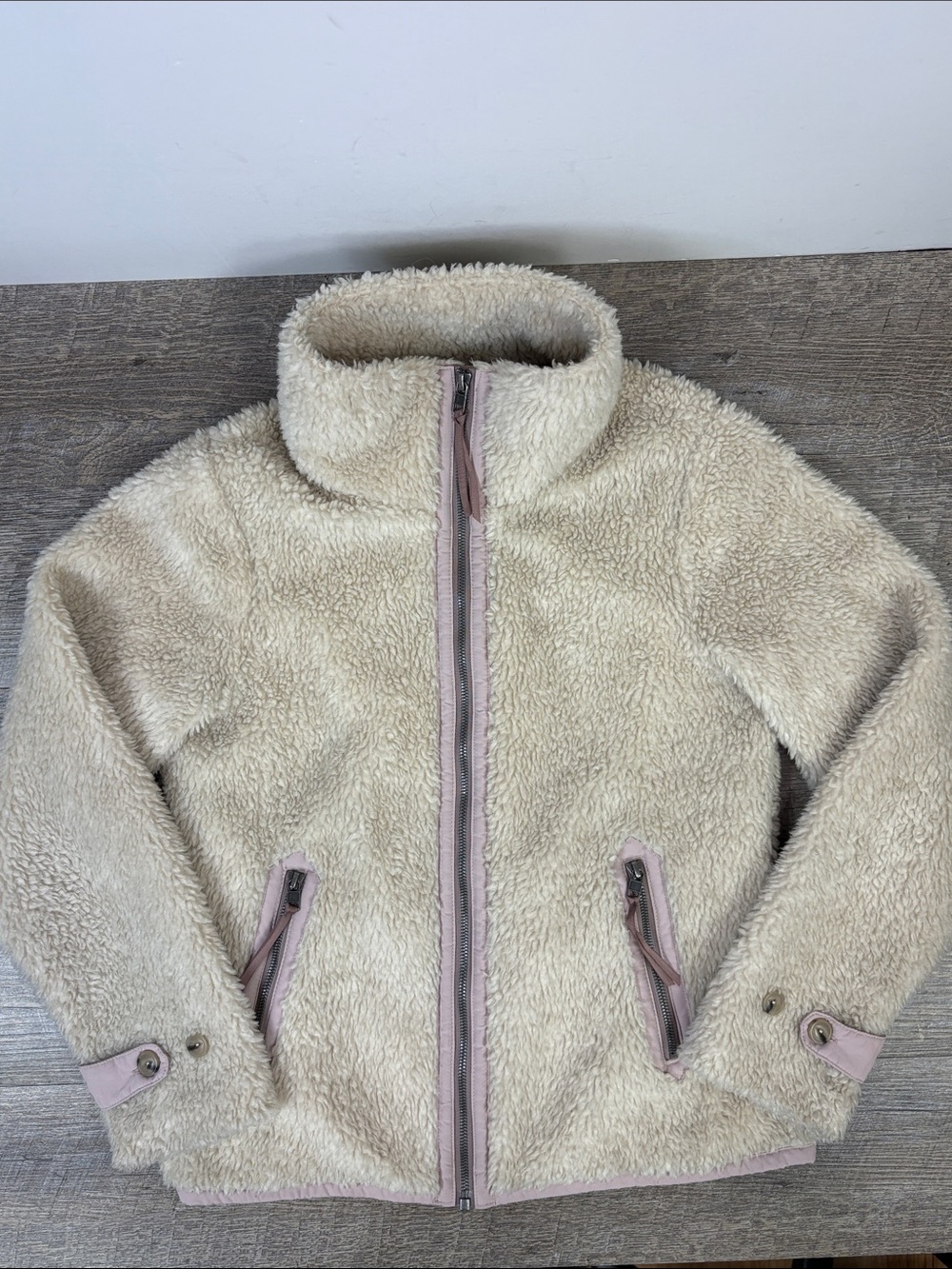 Patagonia Women’s Retro Pile Fleece Jacket Natural/ with Light Pink Trim